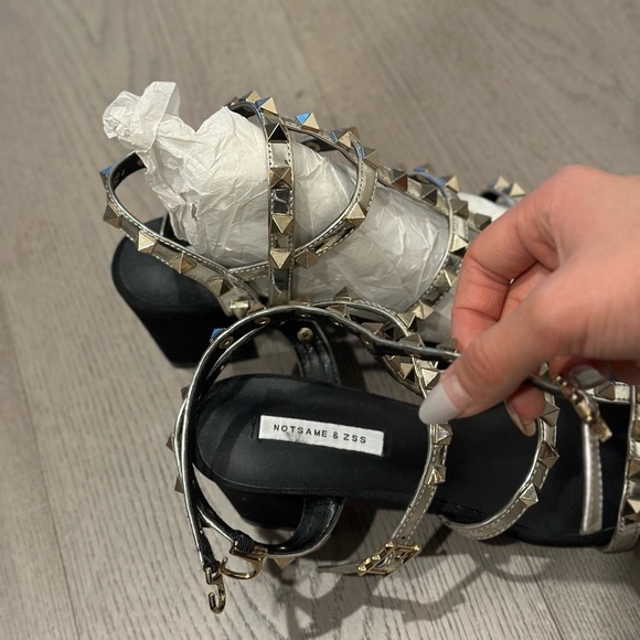 Silver High Heels - Picture 4 of 4